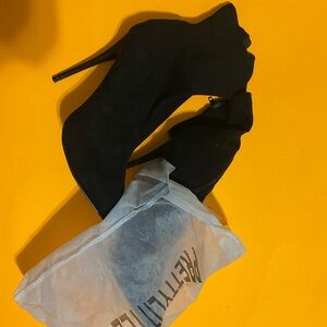Women's faux suede heeled boots US 8